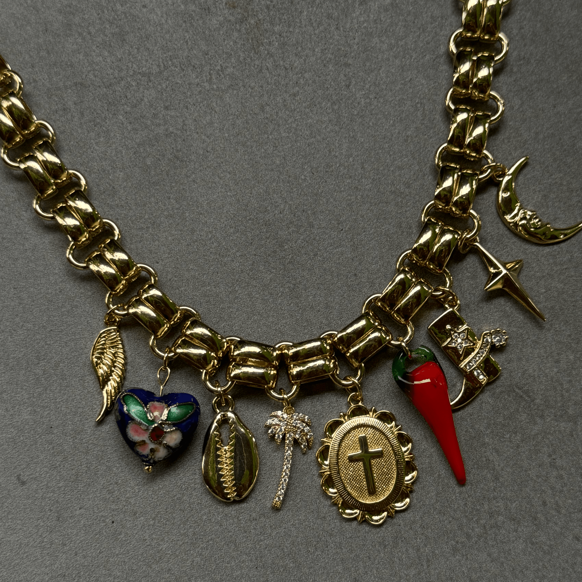 Signature Charm Necklace Eledé 