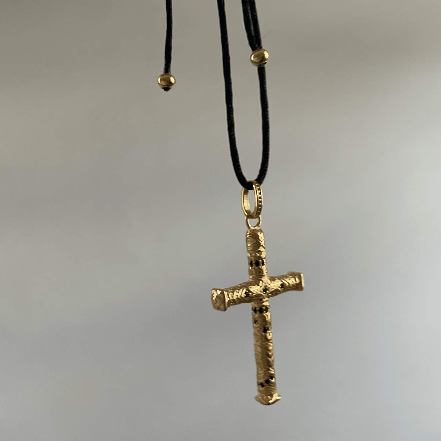 La Noche Cross Necklace Eledé 